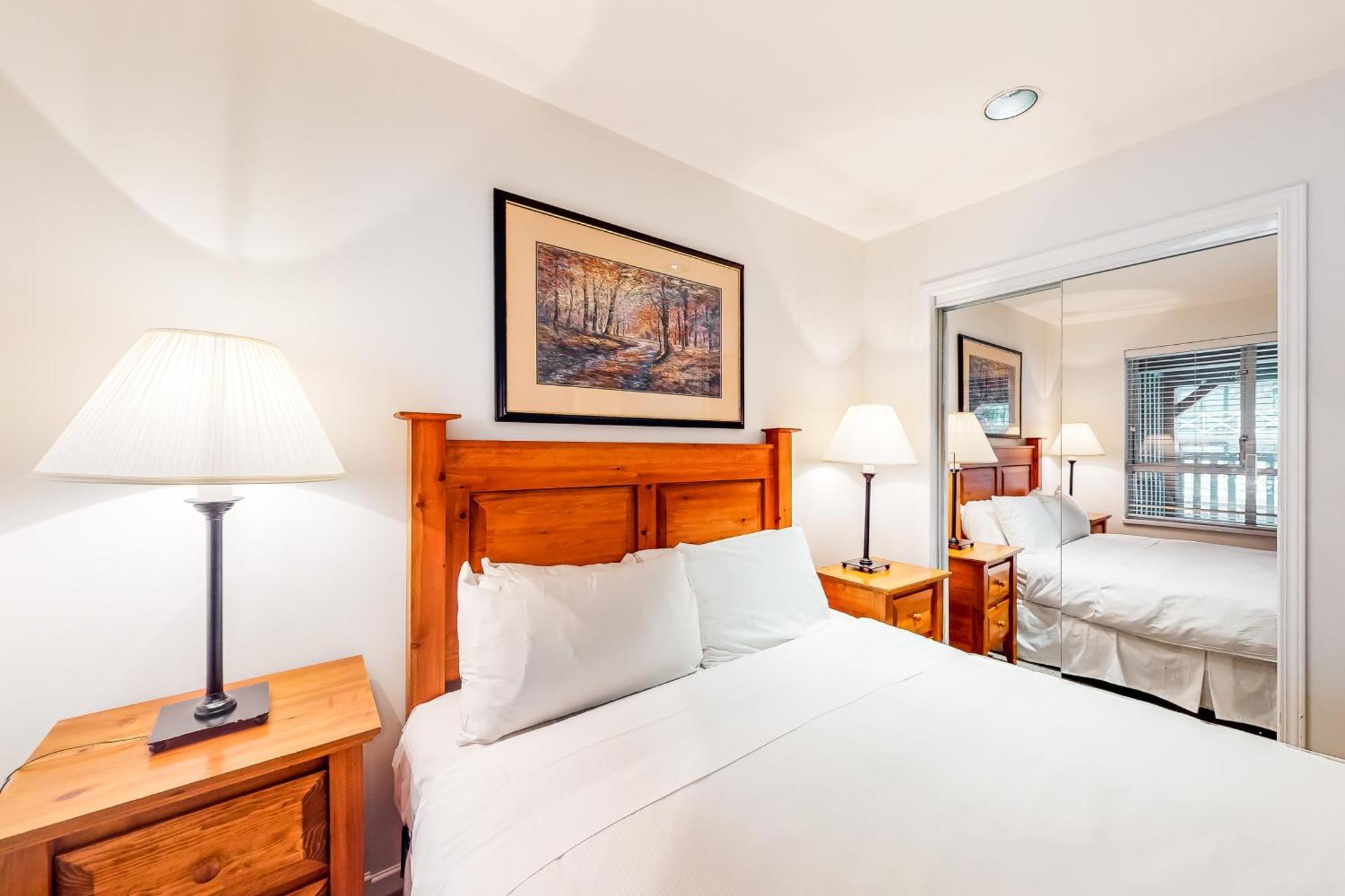 Town Plaza Suites Whistler Quarto foto