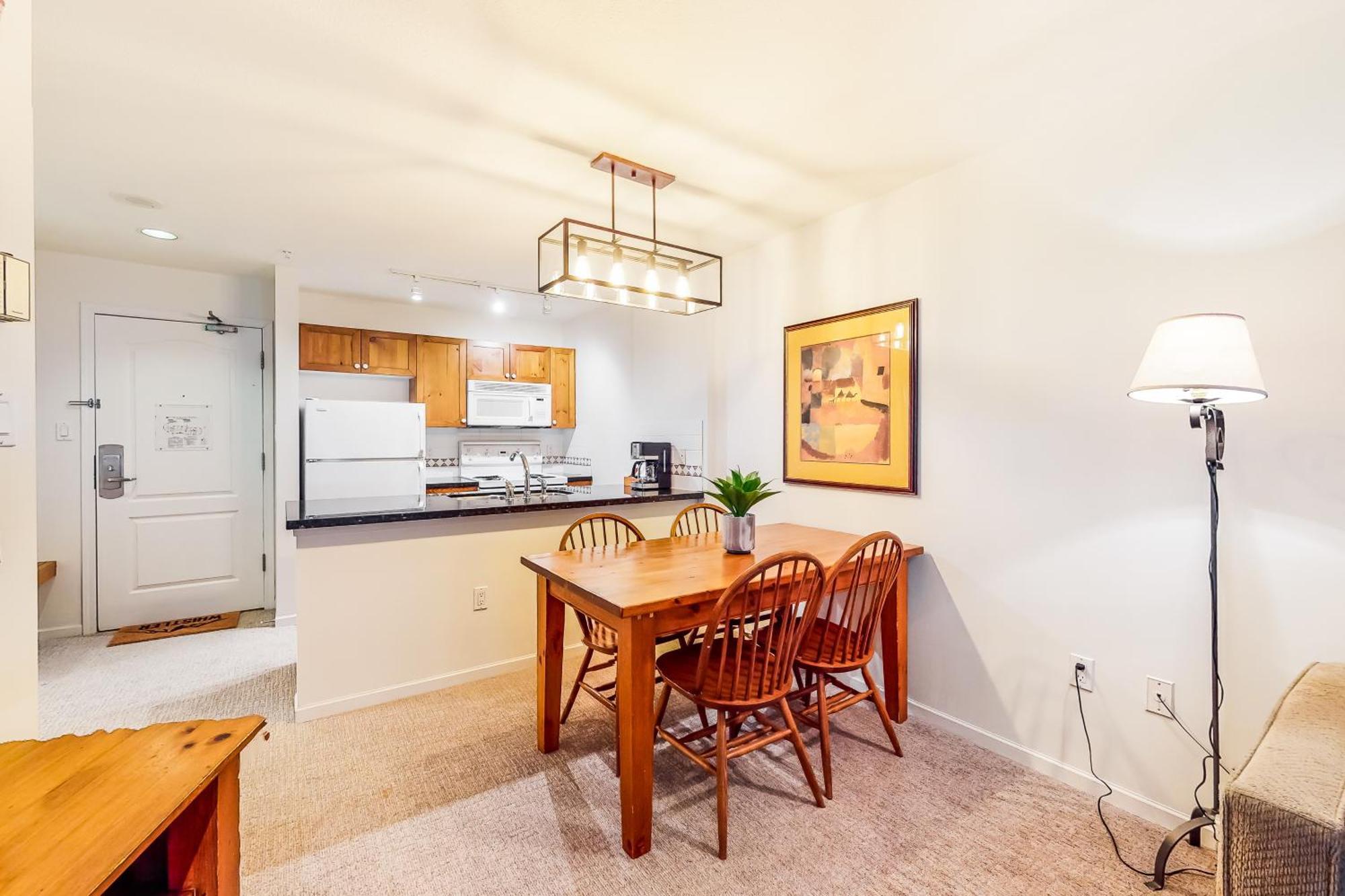 Town Plaza Suites Whistler Quarto foto