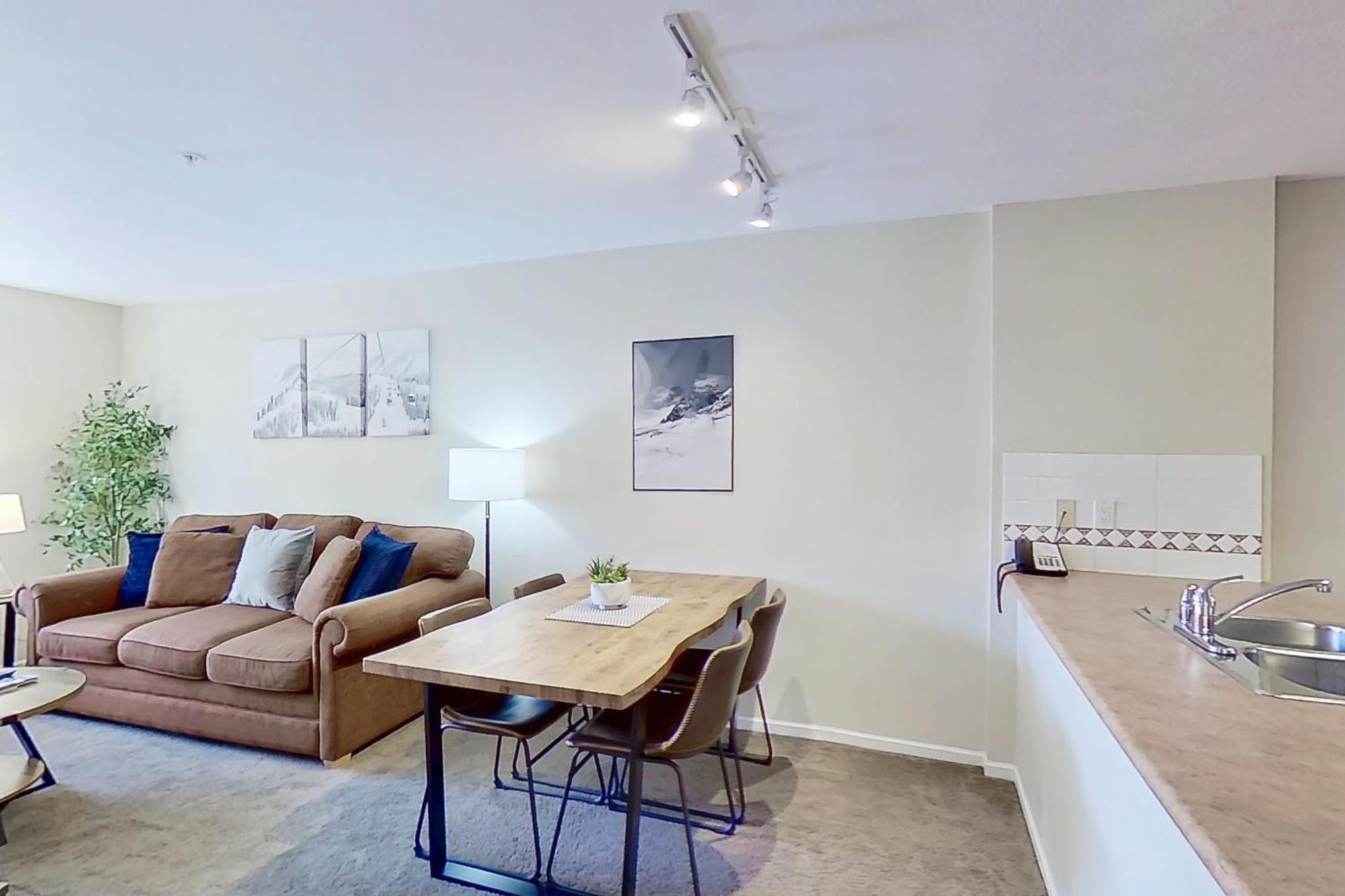 Town Plaza Suites Whistler Quarto foto